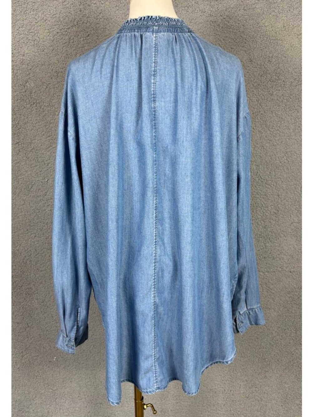 On 34th Trendy Plus Size Long-Sleeve Split-Neck Top Blue 2X New With Tags. - Picture 4 of 8